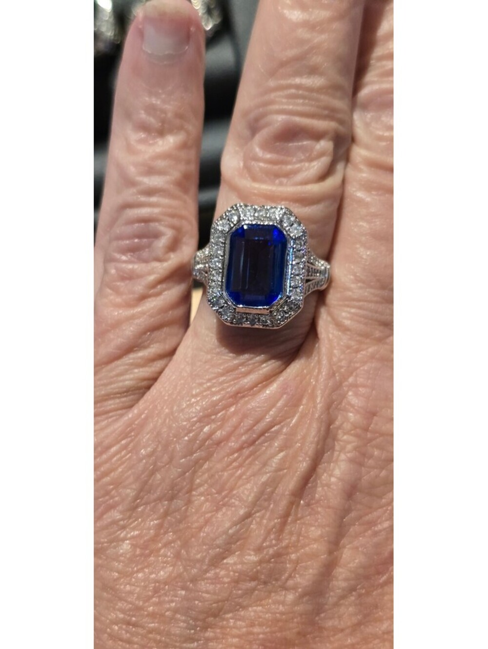 Lab Created Sapphire surrounded by White Sapphire sz 8 set in S925 - Picture 2 of 6